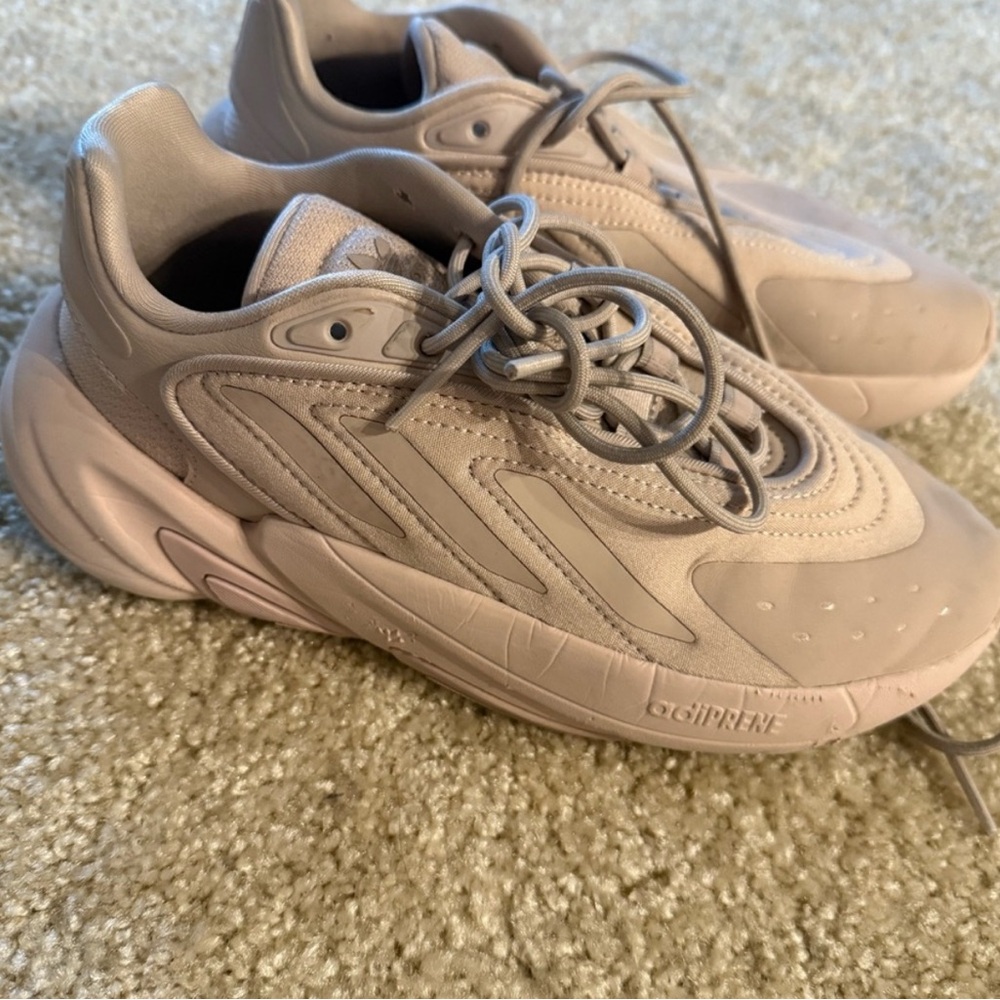 Adidas Originals Women's Ozelia Sneaker, Wonder Taupe/Wonder